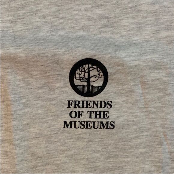 Vintage University Museums T-Shirt  - Picture 2 of 5